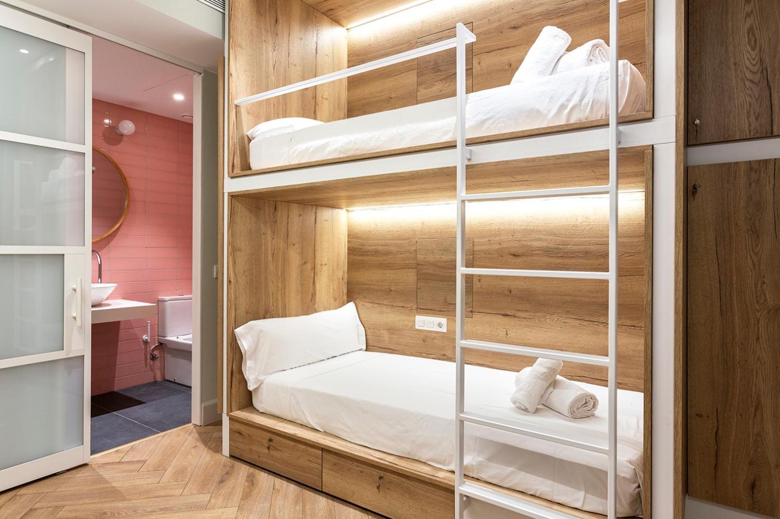 Weflating Boutique Hostel Barcelona Exterior photo
